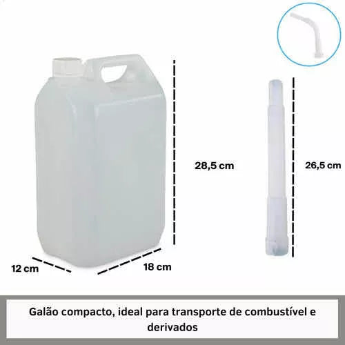 Imagem do Galão Tanque de Gasolina com Bico, capacidade de 5 litros, ideal para abastecer carros, motos e barcos. Fabricado em plástico naval resistente, o tanque é compacto, medindo 28 cm de altura, 18 cm de comprimento e 12 cm de largura. Acompanha conectores e mangueira para abastecimento seguro e fácil, com bico rosqueável que evita derramamentos. Certificado pelo Inmetro, é perfeito para viagens longas ou emergências.